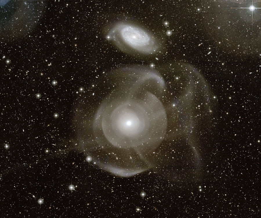 Dibujo20130101 galaxy ngc474 - cosmic blender - shell elliptical galaxy