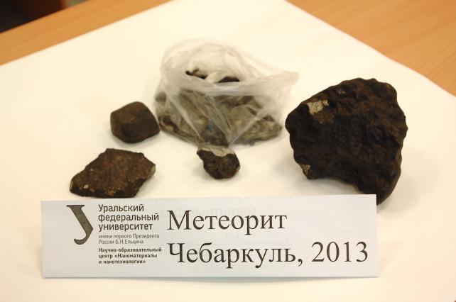 Dibujo20130227 cheliabinsk - meteoro - fragmentos grandes