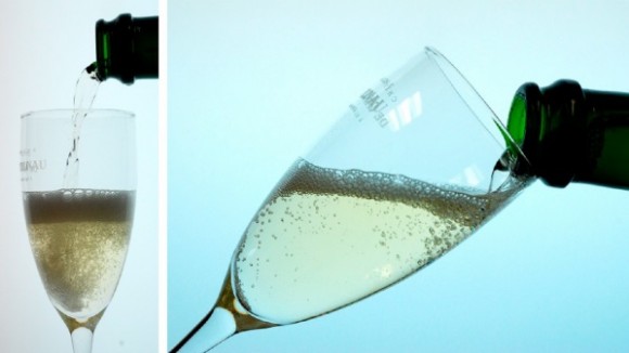 Dibujo20140805 Photographs vertical and tilted ﬂute pouring - champagne - j phys chem b